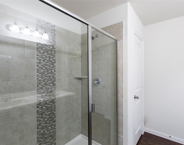 905 Silverbell Street - Photo Thumbnail 15