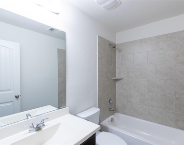 905 Silverbell Street - Photo Thumbnail 16