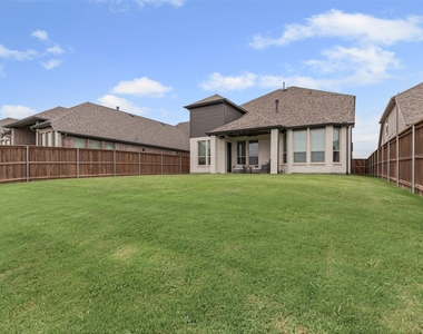 1501 Misty Pasture Way - Photo Thumbnail 30