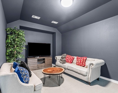 1501 Misty Pasture Way - Photo Thumbnail 15