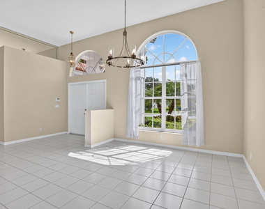 10031 Lexington Estates Boulevard - Photo Thumbnail 4