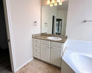8813 Arbor Creek Lane - Photo Thumbnail 13