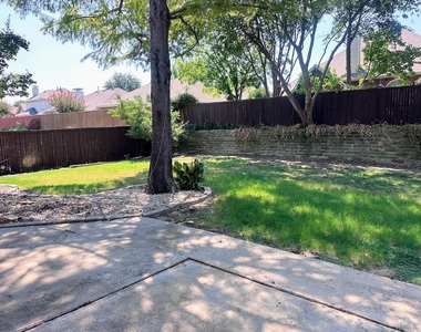 8813 Arbor Creek Lane - Photo Thumbnail 33