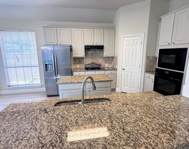 8813 Arbor Creek Lane - Photo Thumbnail 36