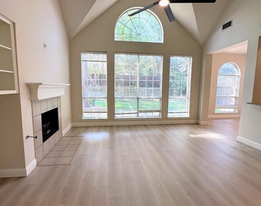 8813 Arbor Creek Lane - Photo Thumbnail 2