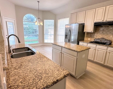 8813 Arbor Creek Lane - Photo Thumbnail 7