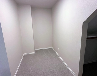 8813 Arbor Creek Lane - Photo Thumbnail 24