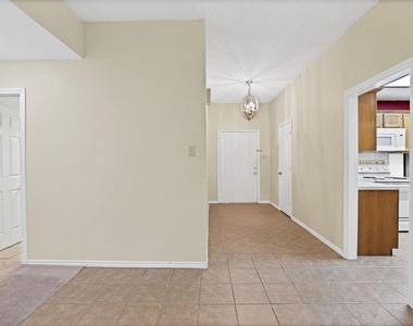 2118 Churchill Downs Drive - Photo Thumbnail 14