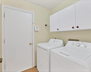2118 Churchill Downs Drive - Photo Thumbnail 5