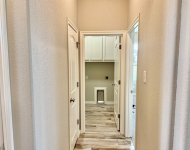 3313 Windcrest Drive - Photo Thumbnail 7