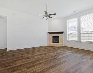 1417 Sumner Street - Photo Thumbnail 7