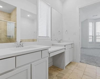 1417 Sumner Street - Photo Thumbnail 11