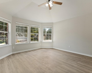 11617 Kenny Drive - Photo Thumbnail 7