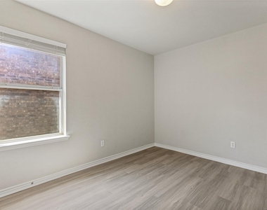 11617 Kenny Drive - Photo Thumbnail 9