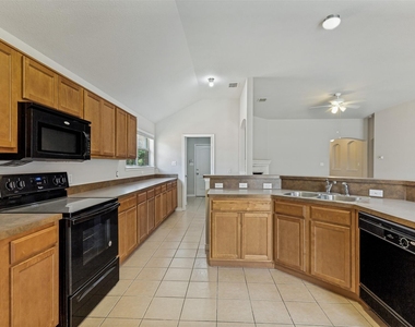 11617 Kenny Drive - Photo Thumbnail 3