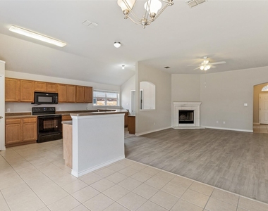11617 Kenny Drive - Photo Thumbnail 2