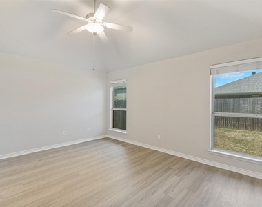 11617 Kenny Drive - Photo Thumbnail 4