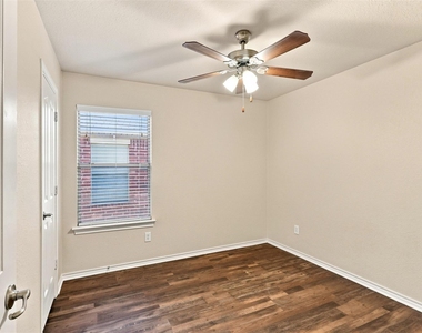 5412 Austin Ridge Drive - Photo Thumbnail 17