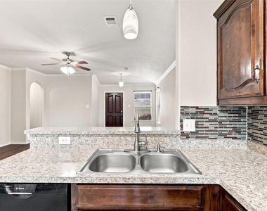 5412 Austin Ridge Drive - Photo Thumbnail 10