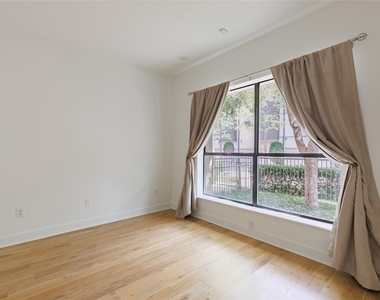 4111 Newton Avenue - Photo Thumbnail 6
