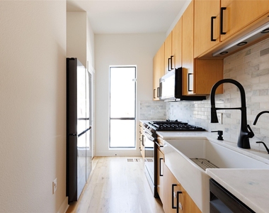 4111 Newton Avenue - Photo Thumbnail 10