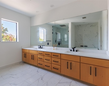 4111 Newton Avenue - Photo Thumbnail 23
