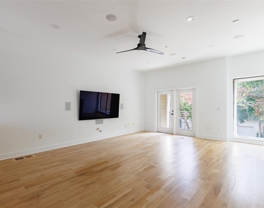 4111 Newton Avenue - Photo Thumbnail 16
