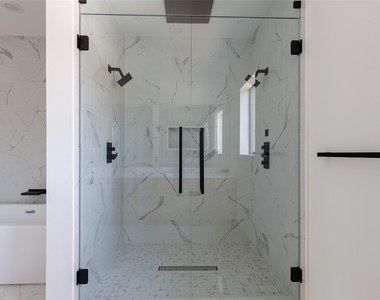 4111 Newton Avenue - Photo Thumbnail 28