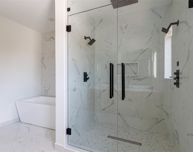 4111 Newton Avenue - Photo Thumbnail 26