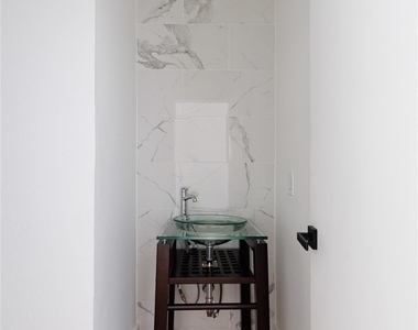 4111 Newton Avenue - Photo Thumbnail 18