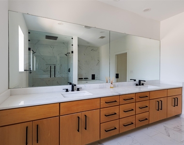 4111 Newton Avenue - Photo Thumbnail 24