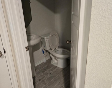 3013 Apple Creek Avenue - Photo Thumbnail 4