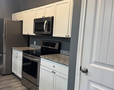 2923 River Ridge Court - Photo Thumbnail 4