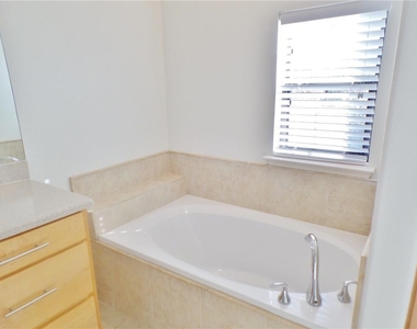 6159 Oram Street - Photo Thumbnail 17