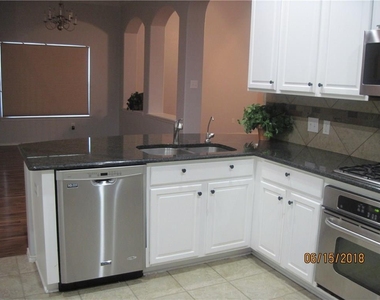 11706 La Grange Drive - Photo Thumbnail 9