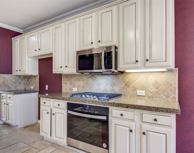 630 Waterview Drive - Photo Thumbnail 12
