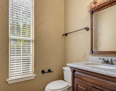 630 Waterview Drive - Photo Thumbnail 7