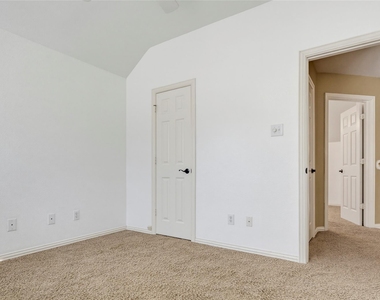 630 Waterview Drive - Photo Thumbnail 28
