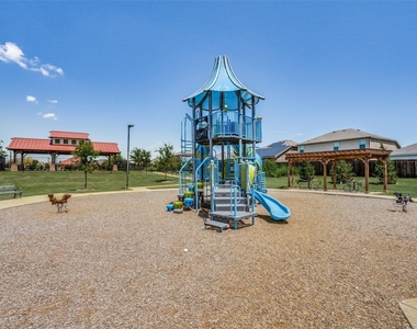 1404 Marble Street - Photo Thumbnail 17