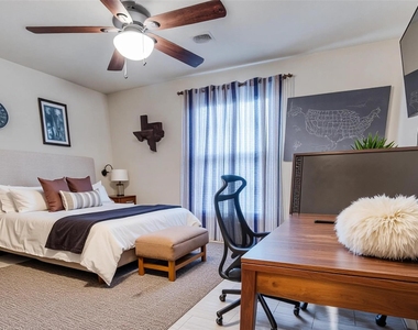 1404 Marble Street - Photo Thumbnail 8