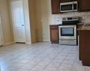 1404 Marble Street - Photo Thumbnail 27