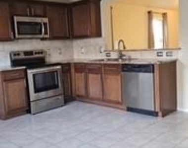 1404 Marble Street - Photo Thumbnail 28