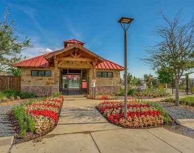 1404 Marble Street - Photo Thumbnail 19