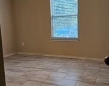 1404 Marble Street - Photo Thumbnail 22