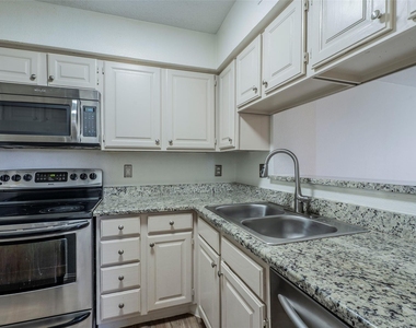 5757 E University Boulevard - Photo Thumbnail 4