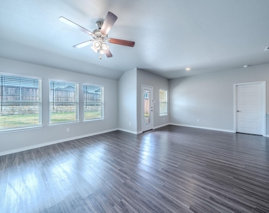 2720 Evergreen Trail - Photo Thumbnail 4