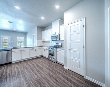 2720 Evergreen Trail - Photo Thumbnail 5