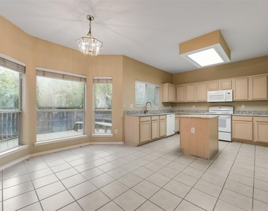 2209 Norwich Place - Photo Thumbnail 5