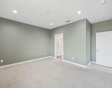 2630 Calvin Street - Photo Thumbnail 21