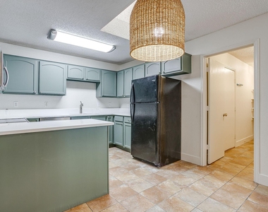 326 Pecos Drive - Photo Thumbnail 11